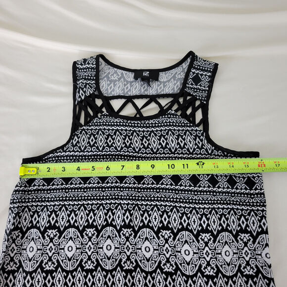 Iz Byer Shirt Women Small Black White Tank Top Geometric Scoop Neck Strappy Back - Picture 4 of 10